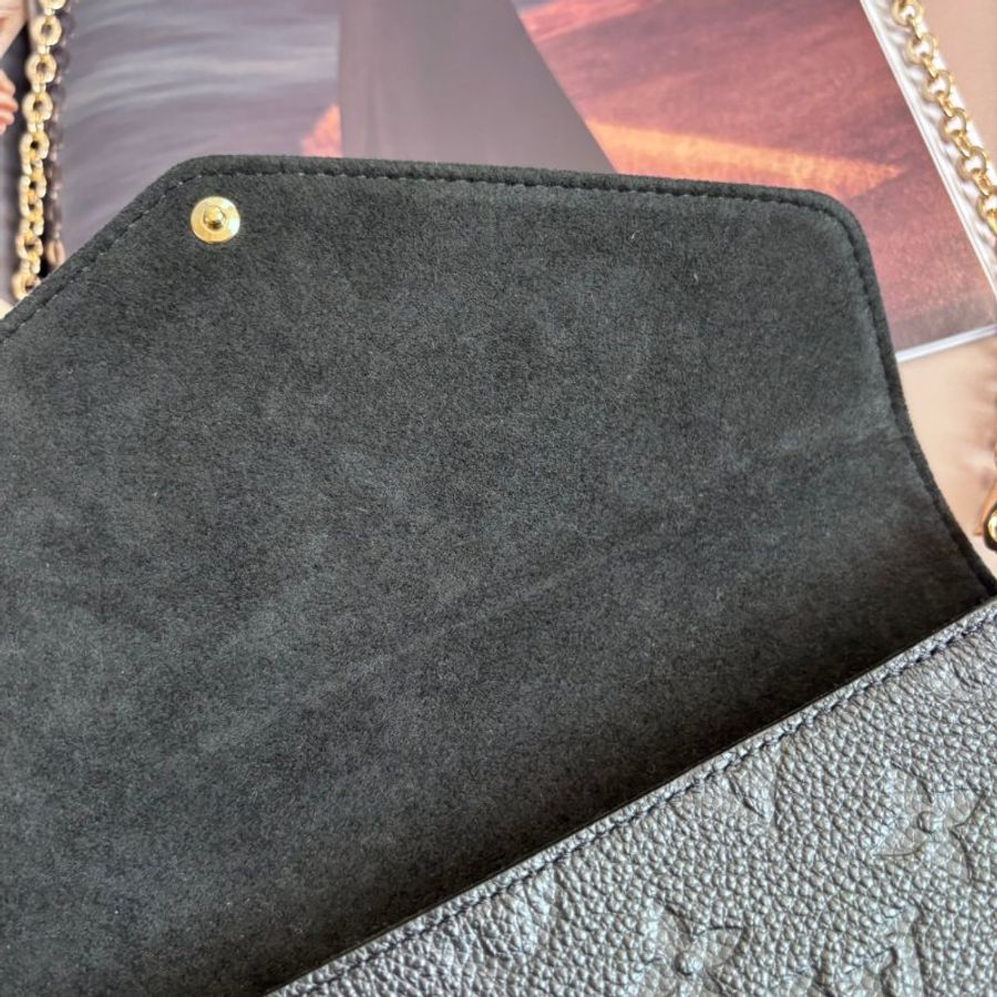 ::LOUIS VUITTON:: LV M82477 Félicie Pochette 黑色牛皮壓花紋 WOC三合一 金鏈斜背包-12