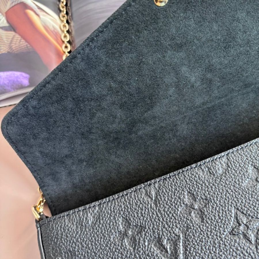 ::LOUIS VUITTON:: LV M82477 Félicie Pochette 黑色牛皮壓花紋 WOC三合一 金鏈斜背包-13