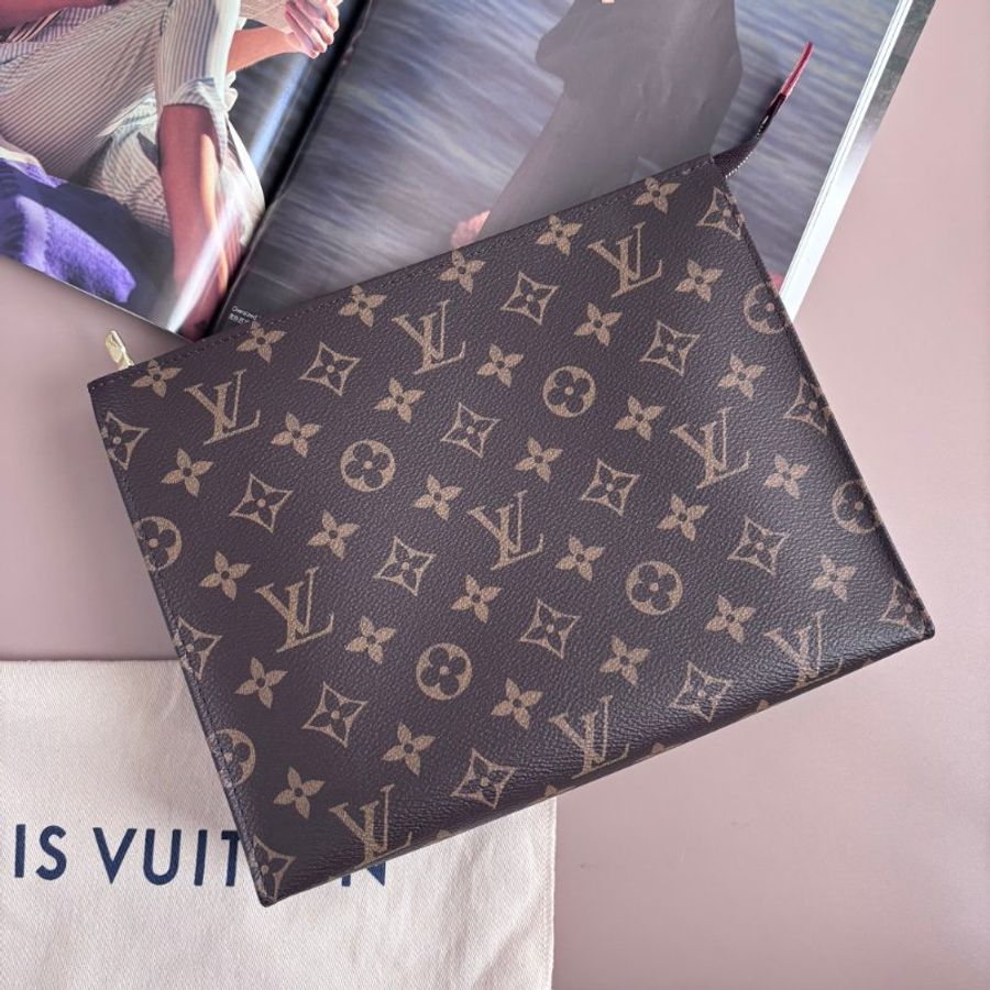 ::LOUIS VUITTON:: LV M47195 Trio Toilet Pouch咖啡色經典花紋三合一洗漱包-1