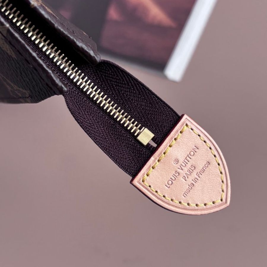 ::LOUIS VUITTON:: LV M47195 Trio Toilet Pouch咖啡色經典花紋三合一洗漱包-4