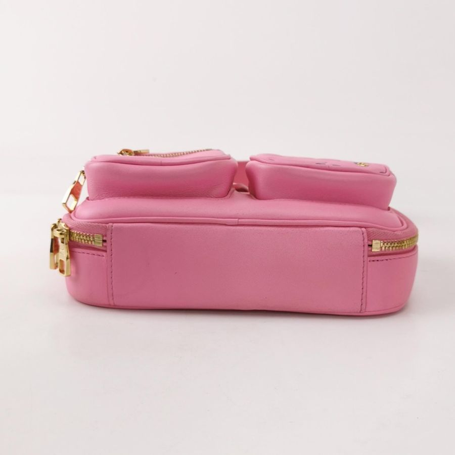 LV路易威登 Utility Crossbody 粉色皮革老花壓紋炸藥包相機包~晶片款-9