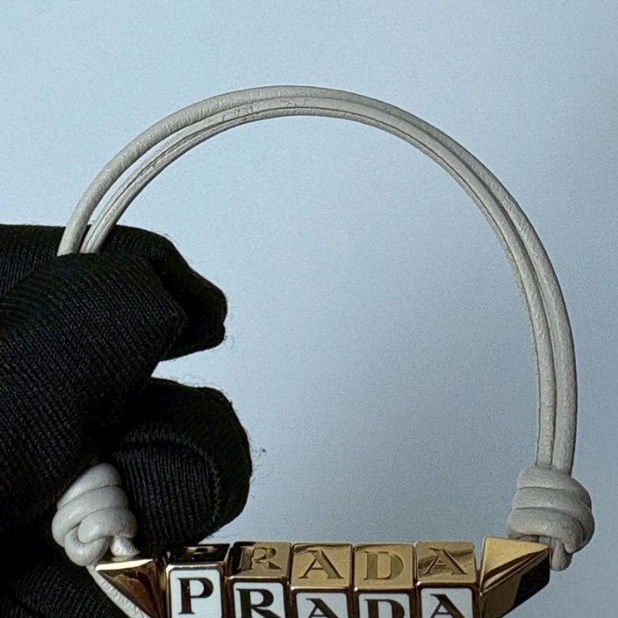 Prada 金方塊白皮繩手鍊-4