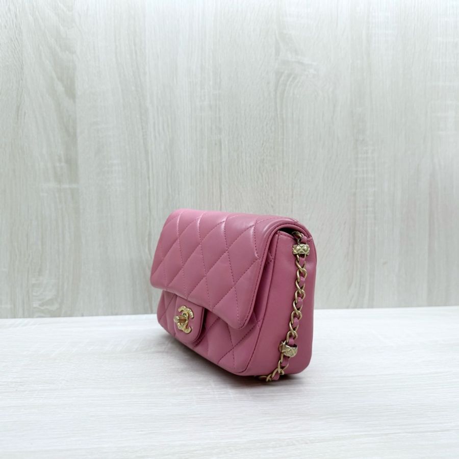 Chanel玫瑰粉羊皮金釦皮穿鍊飾邊Mini Coco AS4263-2