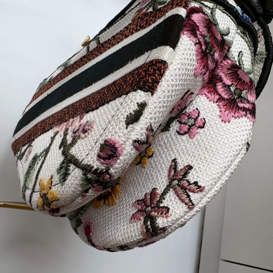 Dior 米白底繡花布單肩馬鞍包-14