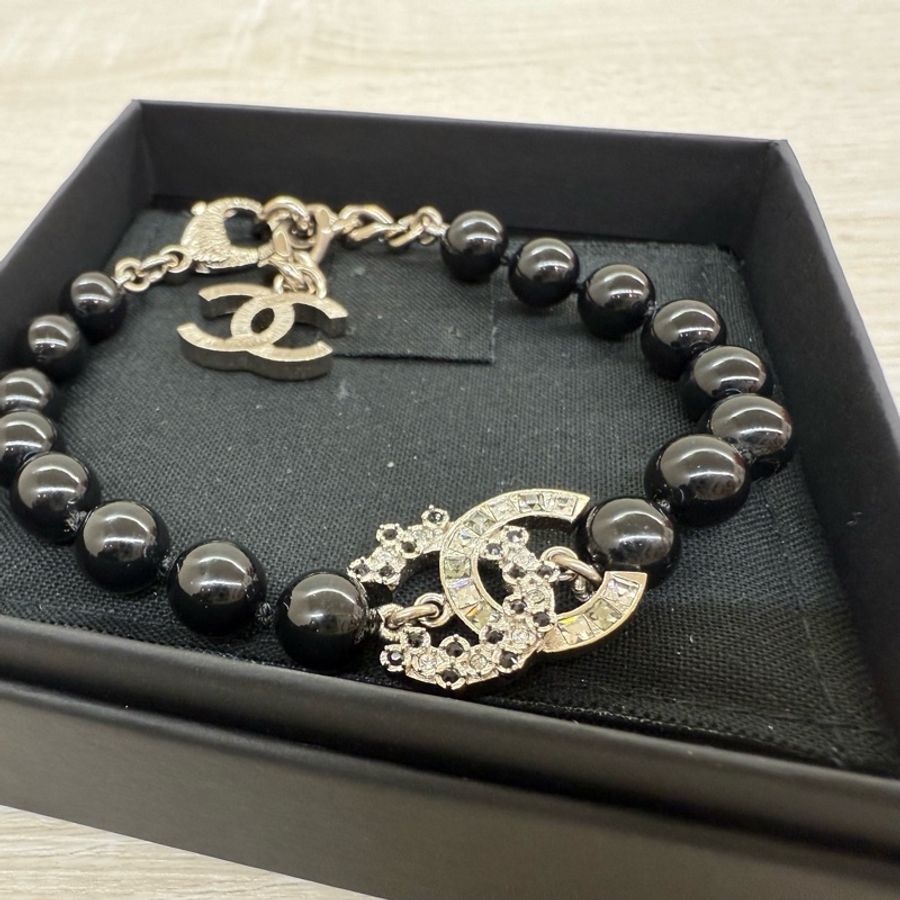 CHANEL黑珍珠銀釦浮雕帶鑽雙C項鍊/手鍊 A96986/A96979-8