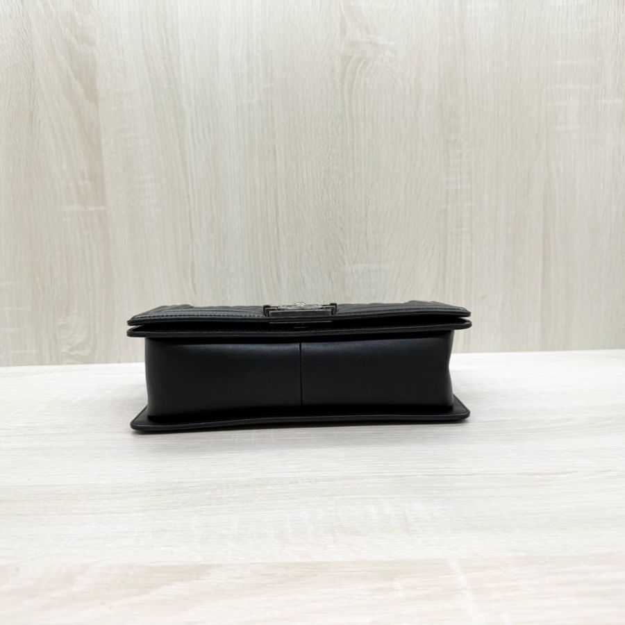 CHANEL黑色羊皮復古銀釦BOY25cm/A67086-5