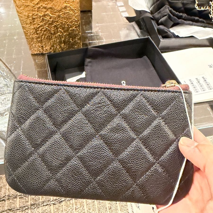 全新全配 Chanel 經典菱格紋 一字拉零錢包 ( 黑金)2025年-1