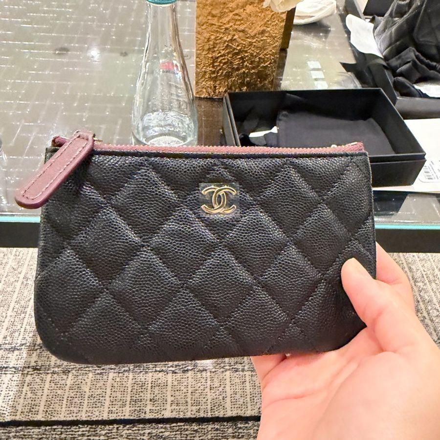 全新全配 Chanel 經典菱格紋 一字拉零錢包 ( 黑金)2025年-3