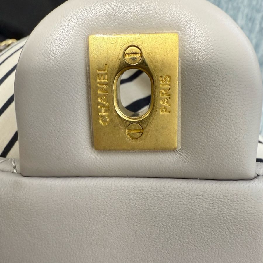 Chanel 🪐金球💫經典調節金球淡灰色19公分仙女包-5