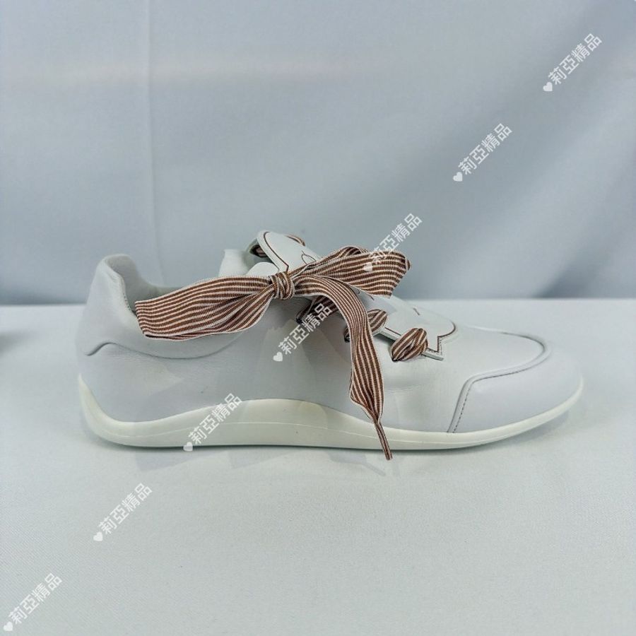 莉亞精品♡RV 綁帶字母小白鞋 尺碼34 近新美鞋-1
