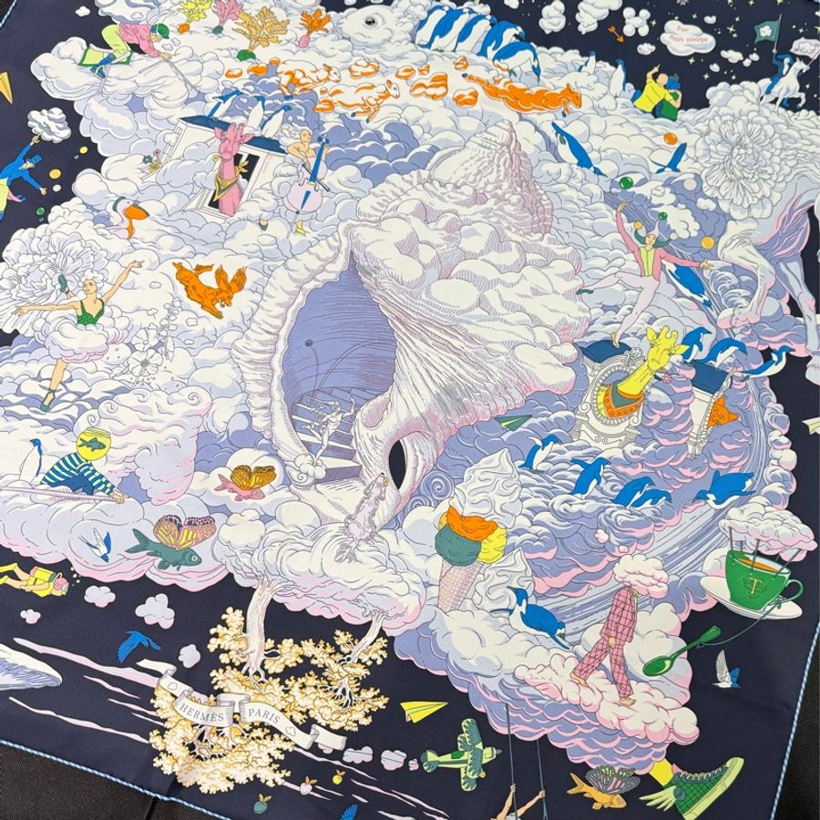 Hermes深藍雙兔天使飛馬動物系列淺藍橫條滾邊90x90披巾-4