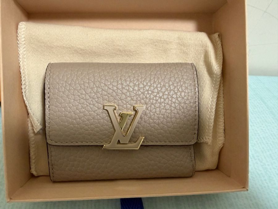 全新 LV Capucines xs 錢包-3
