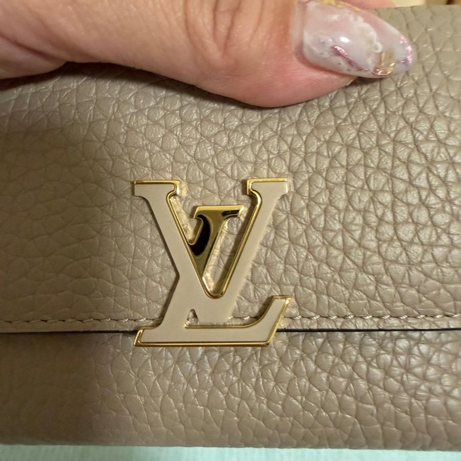全新 LV Capucines xs 錢包-10
