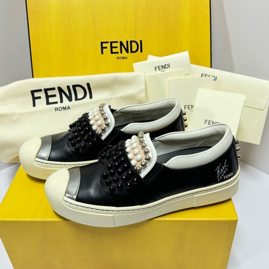 (全新品🎁) FENDI 老佛爺限量聯名款 尺碼35 專櫃37000!-1