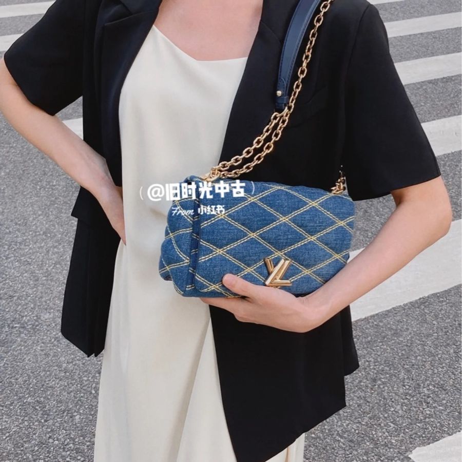 Louis Vuitton • Twist 限量牛仔丹寧菱格鏈條包 原價近20w-2