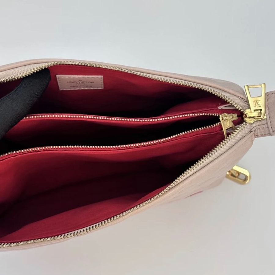 LV 珠光蜜桃粉限定款coussin鏈條包 28*20*8 98新配件塵袋-5