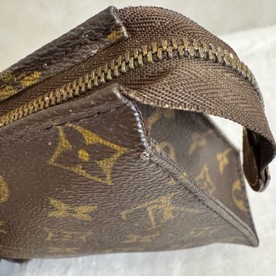 Louis Vuitton 老花 小號洗漱手拿包-16