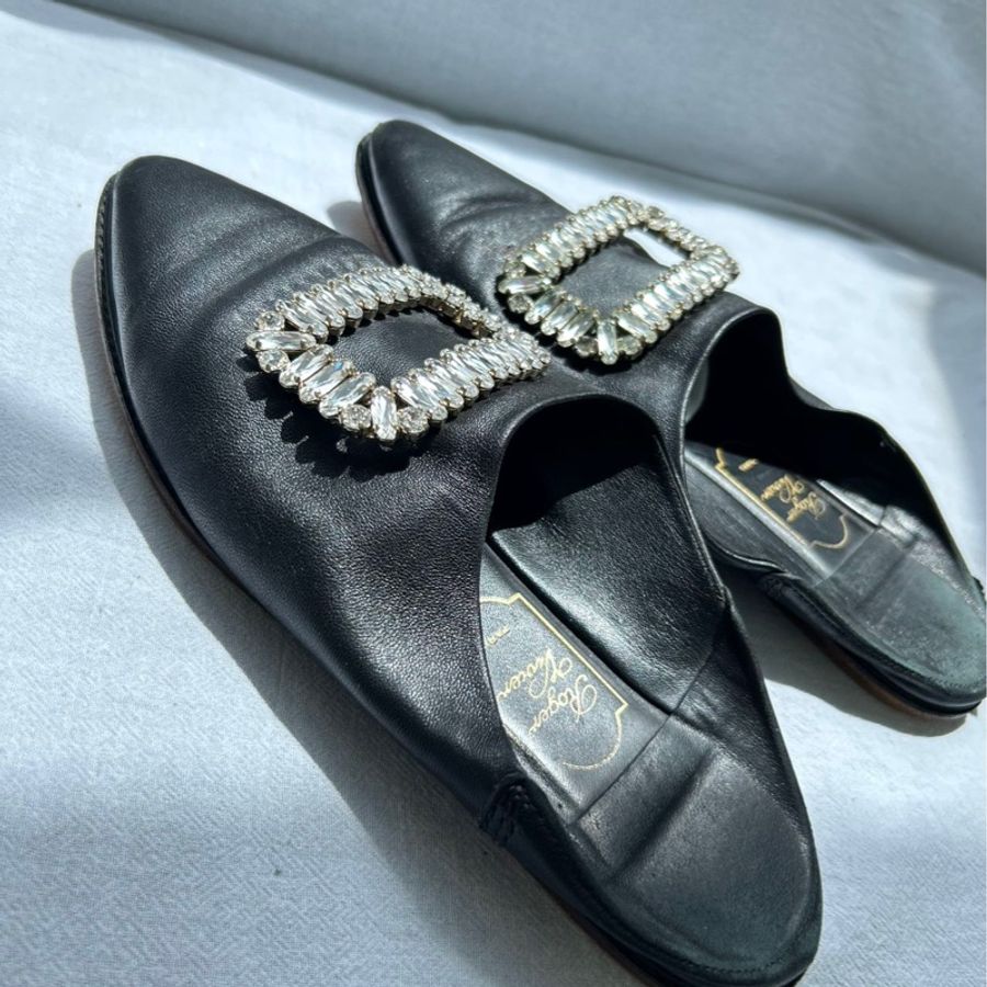 Roger Vivier RV黑色水鑽穆勒鞋,37碼,經典水鑽方扣設計-9