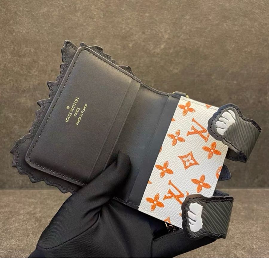 LV Crace coddi ngton貓咪 18年限定卡包-4