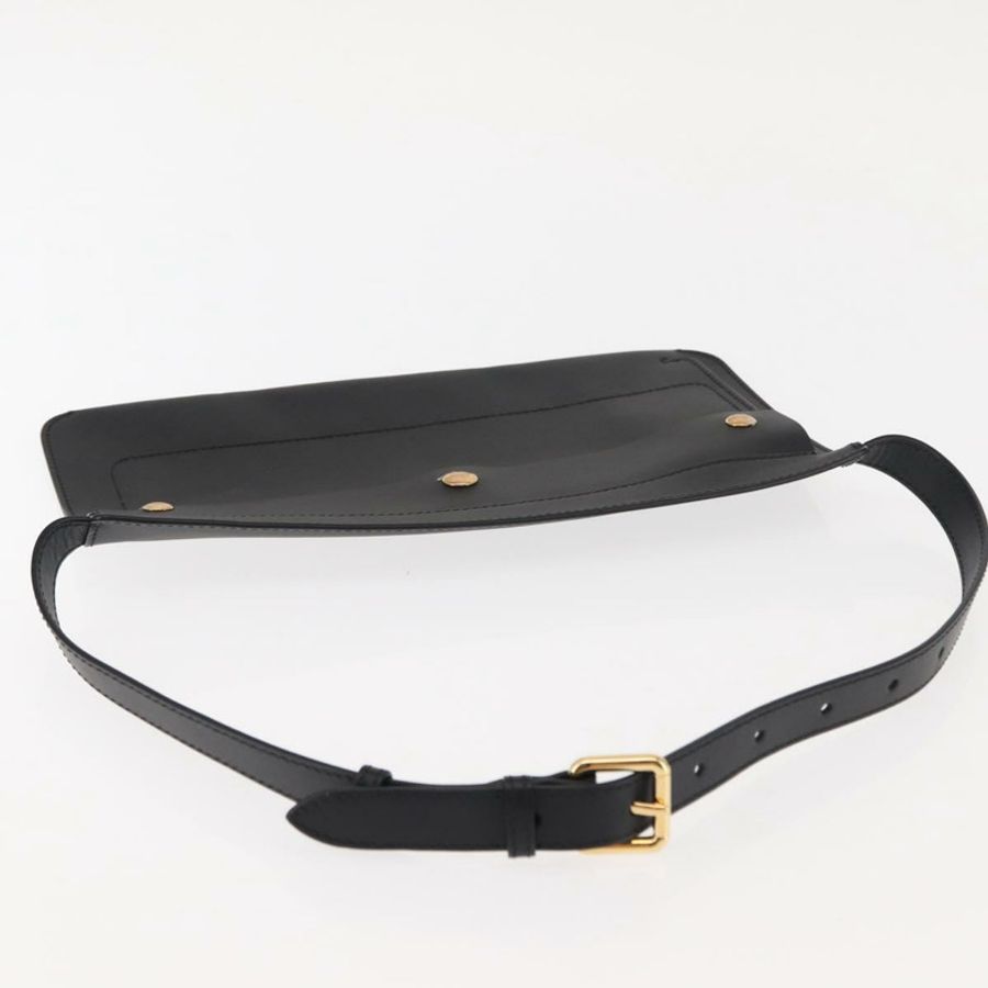 【日本直送】BURBERRY 腰包 皮革 黑色 金色 正品 bs29795-5