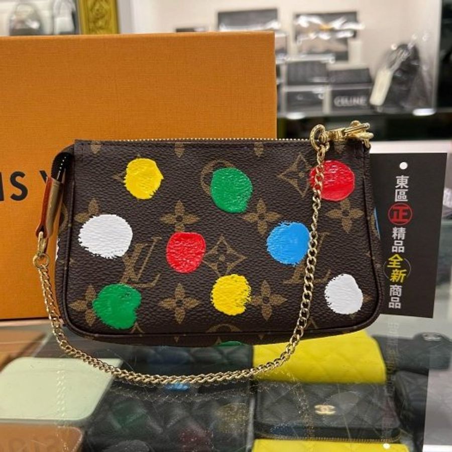 東區正精品㊣LV X YK M81866 全新字紋草間彌生彩色點點金鍊小包手提包麻將包聯名款 RA1842-7