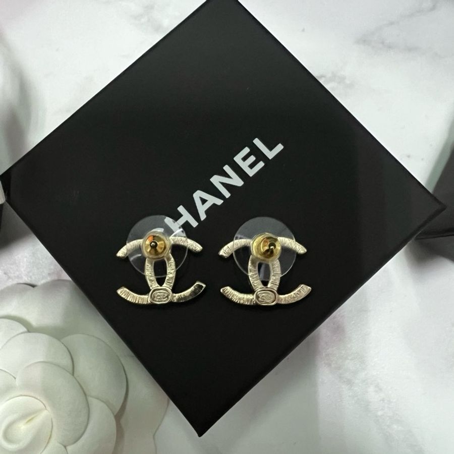 Chanel 淡金雙C 耳環(針式)-7