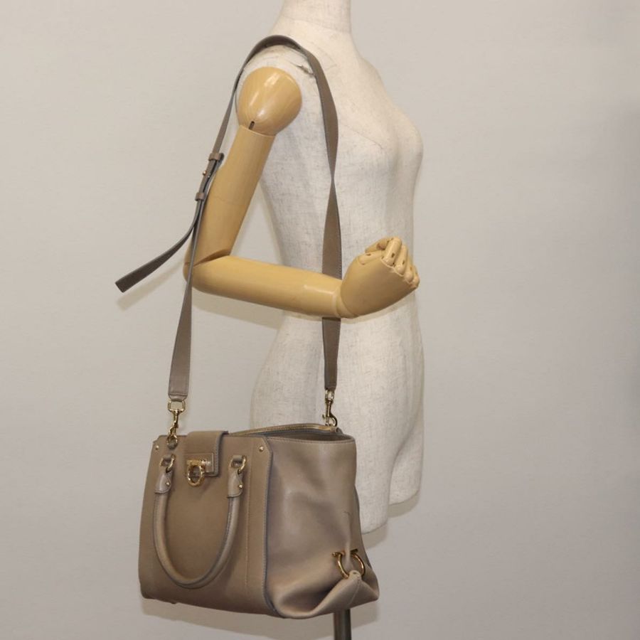 【日本直送】Salvatore Ferragamo Gancini 手提包 皮革 兩用 米色 金色 正品 sw1593-25