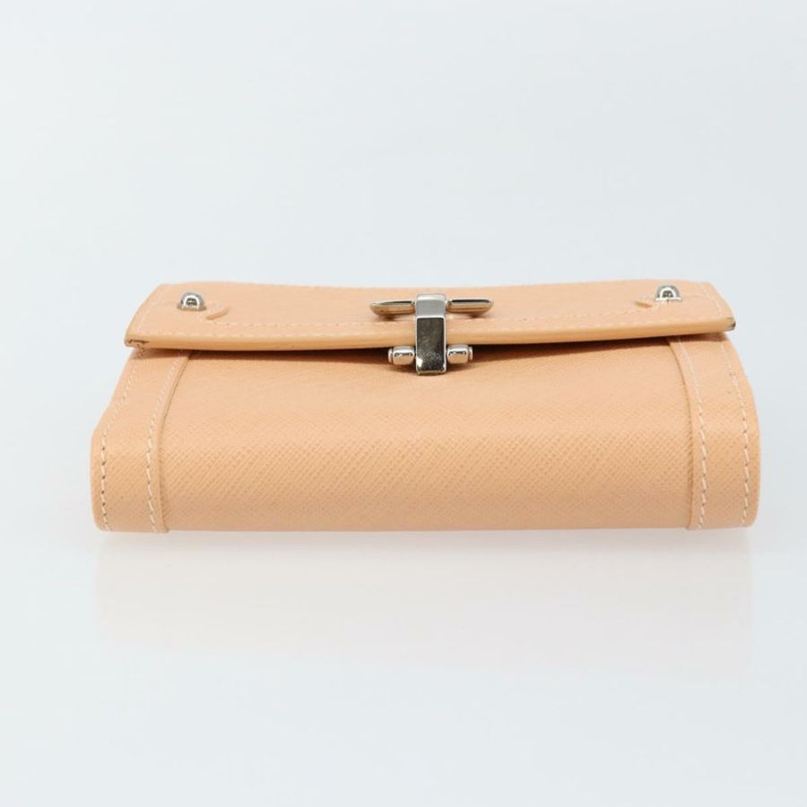 【日本直送】Salvatore Ferragamo Gancini 粉紅真皮雙折錢包,正品編號 145554-5