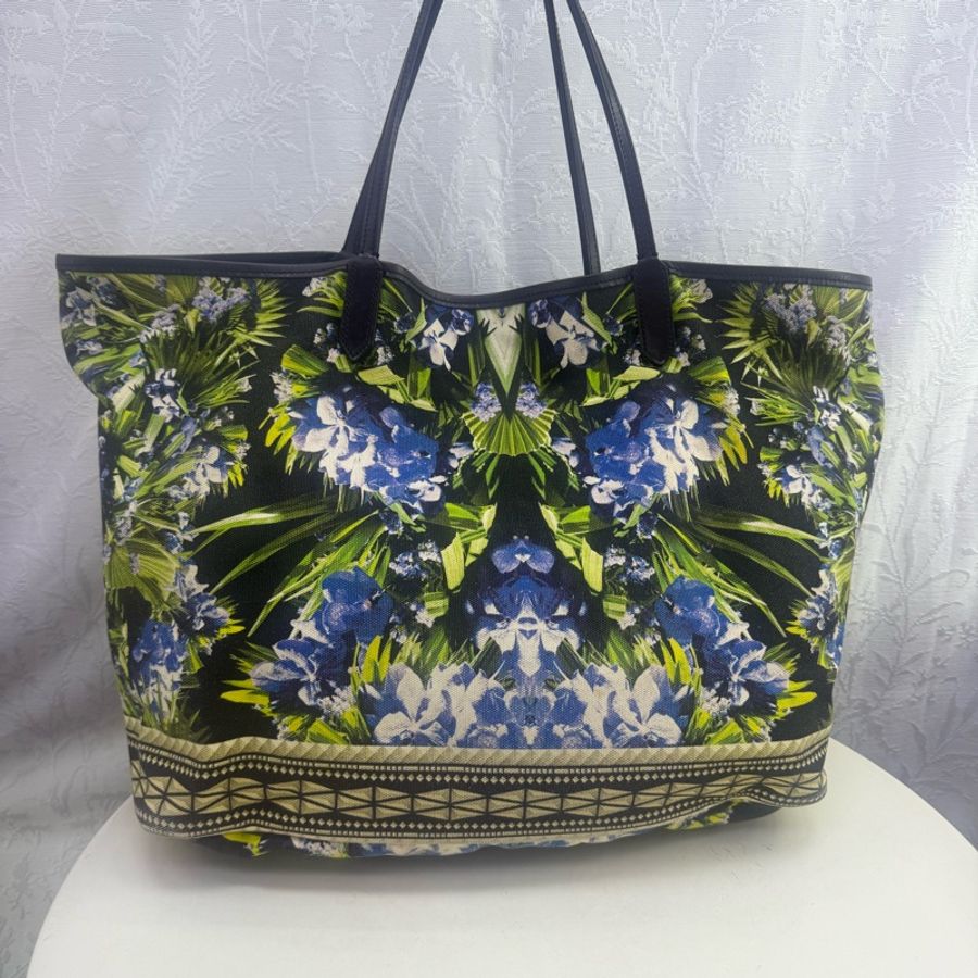 Givenchy Tote Bag-4