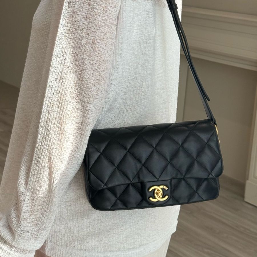 CHANEL 25C黑色皮肩帶款翻蓋包 芯片款-13