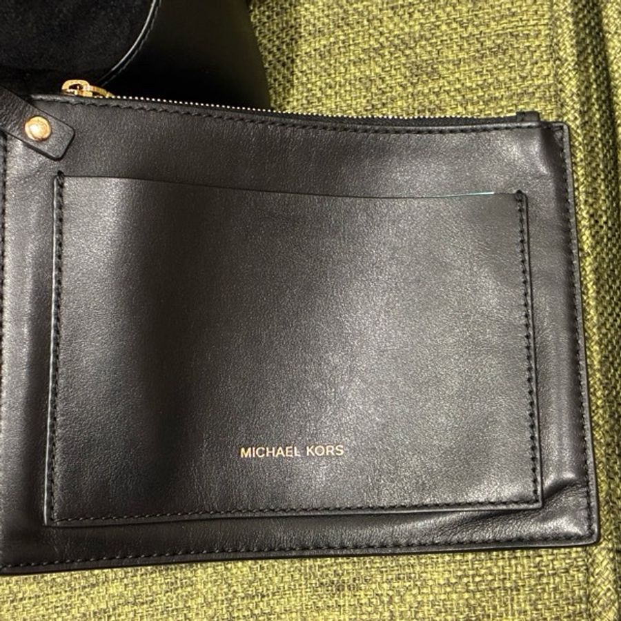 MICHAEL KORS 晶煥黑水桶包-5