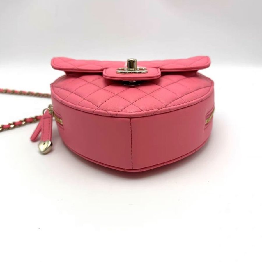 CHANEL 22S粉色愛心大號肩背斜背包18*16.5*5.5 99新配件塵袋-1