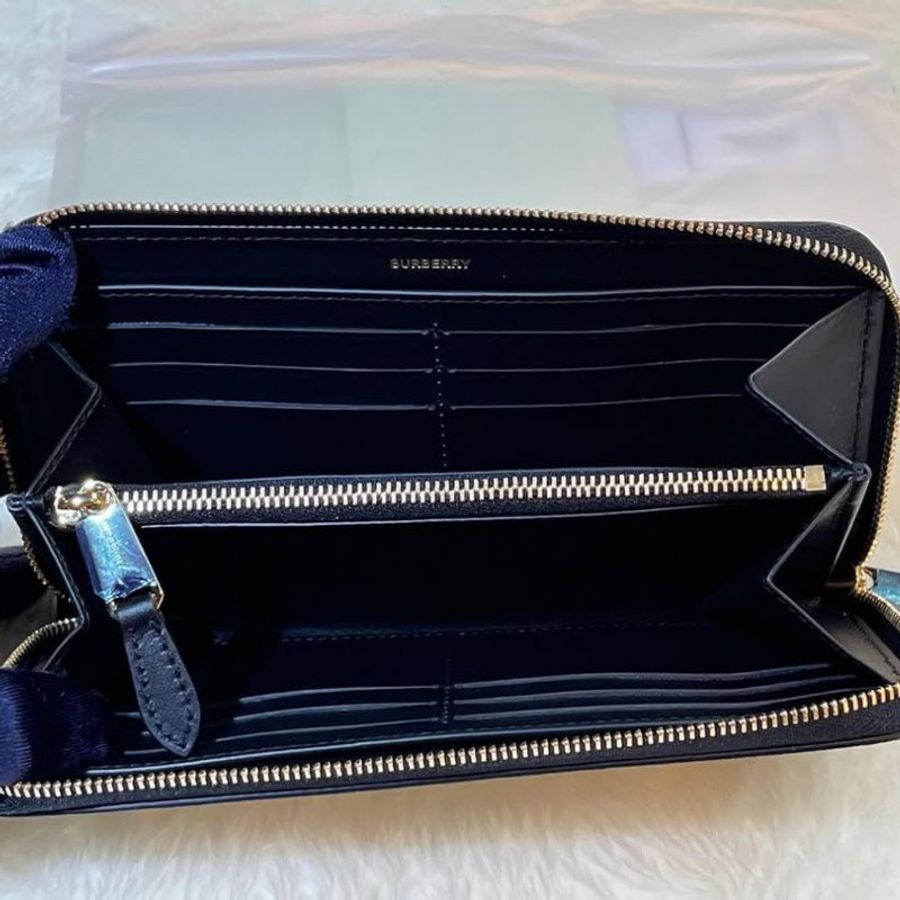 ⏰ 買對時間最省錢!雙11限時價開啟中🛒【BURBERRY 巴寶莉】Vintage 格紋皮革拉鍊式長夾(下單前須先私訊)-1