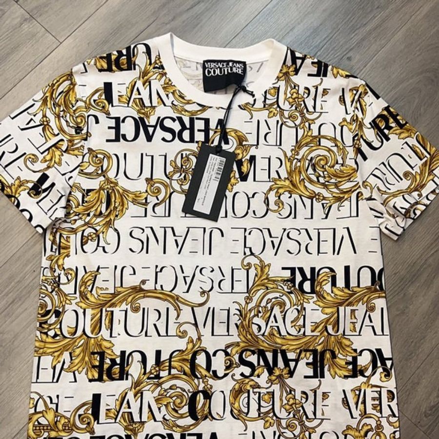 🚨 雙11最後倒數・今晚錯過等明年！【VERSACE 凡賽斯】滿版LOGO設計T恤 白(下單前須先私訊)-1