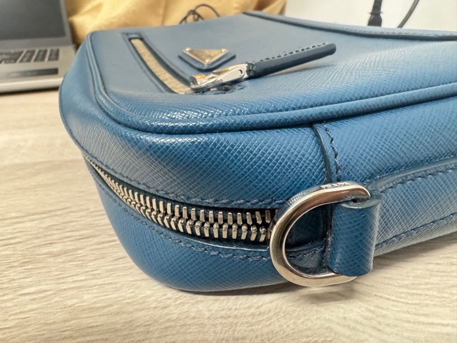 PRADA SAFFIANO TRAVEL 肩背包斜背包 2VH063 皮革藍色 男款-14