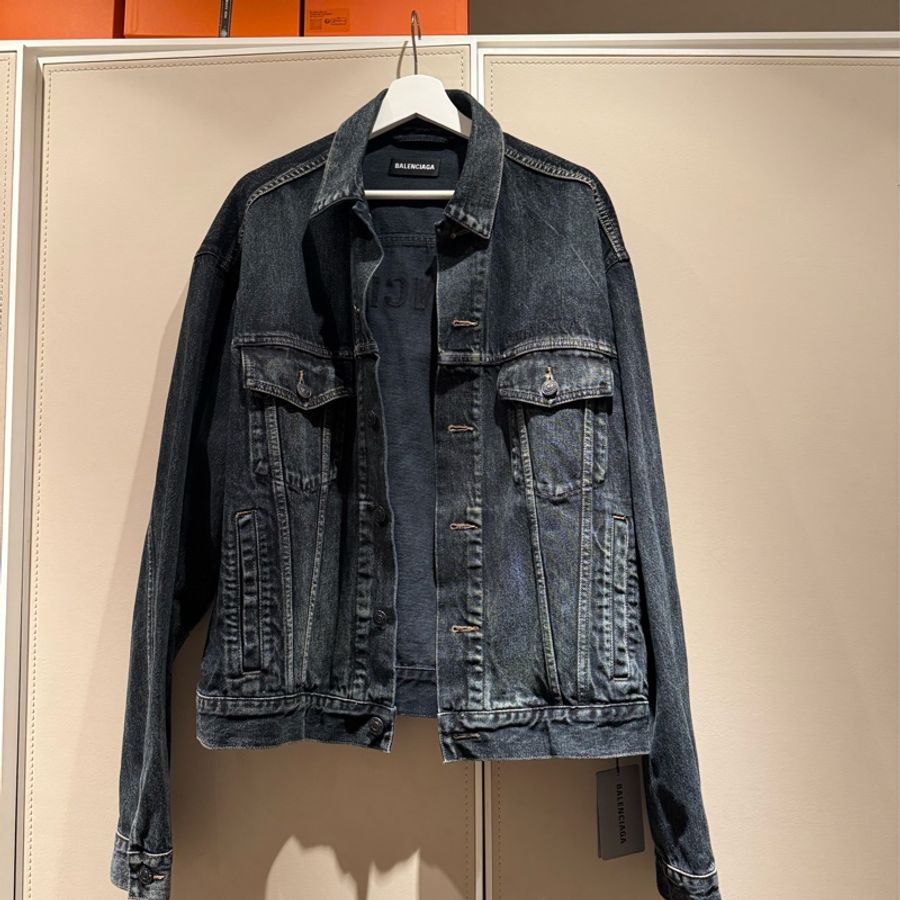 Balenciaga-0