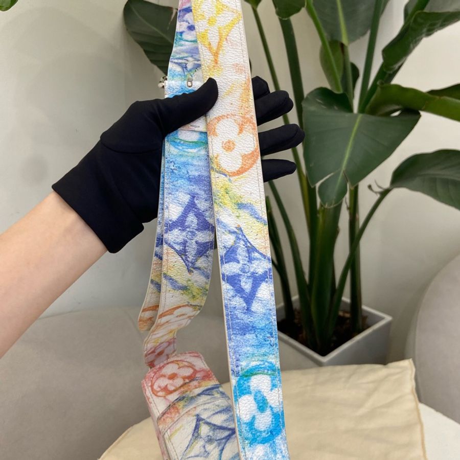 LV 炫彩蠟染郵差包trunk 芯片款 蠟筆彩繪系列 絕版限定 尺寸約24×5.5×18cm。-28