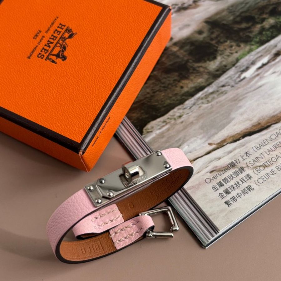 ::HERMES:: Micro kelly金屬銀釦櫻花粉小牛皮單圈手環-0