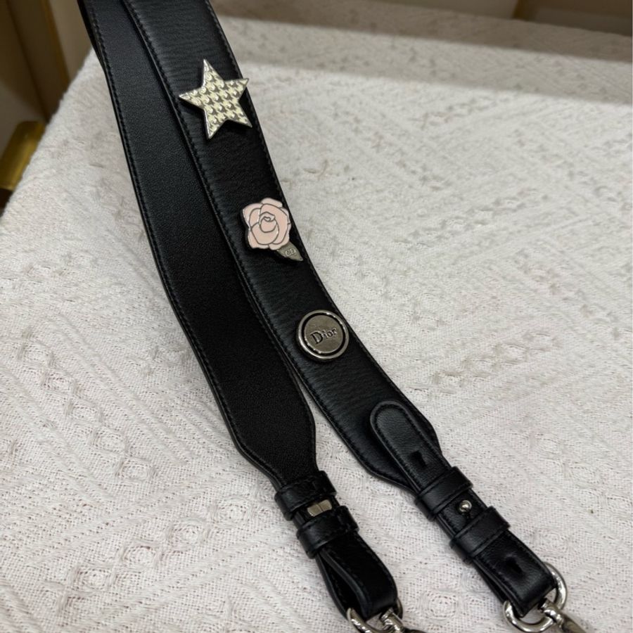 Dior 黑银四格戴妃 徽章肩带-11