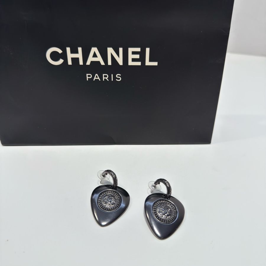 閒置新品CHANEL黑色logo菱形垂墜耳環-0