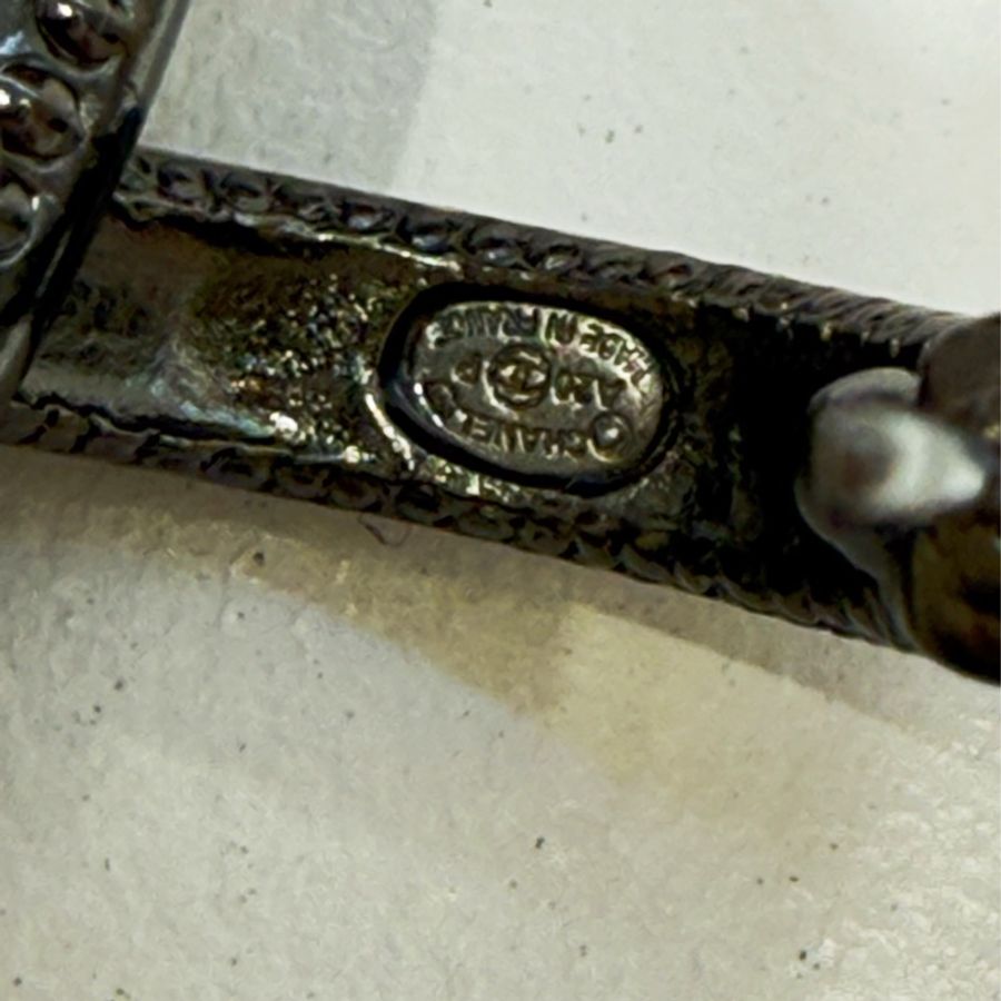 閒置新品CHANEL黑色logo菱形垂墜耳環-4