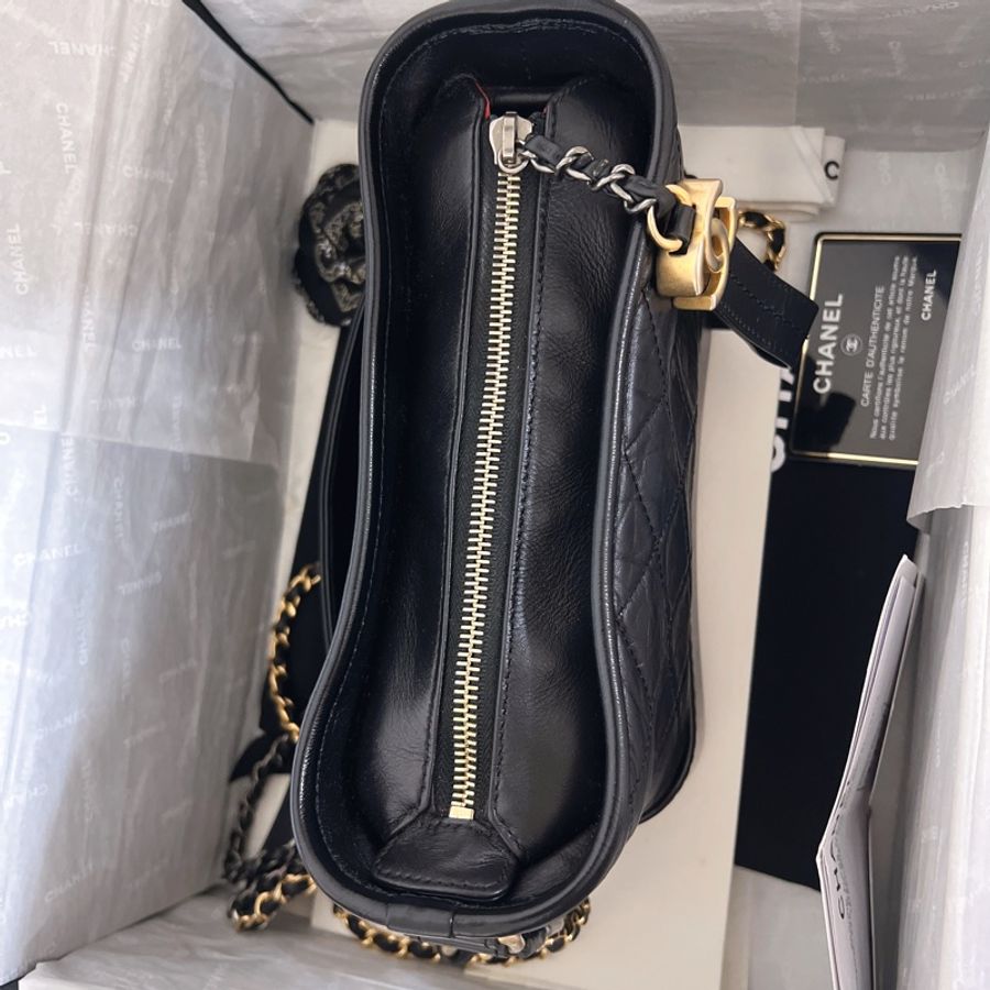 全配🈶購證 Chanel 香奈兒 限量提把流浪包 黑金 小號-10