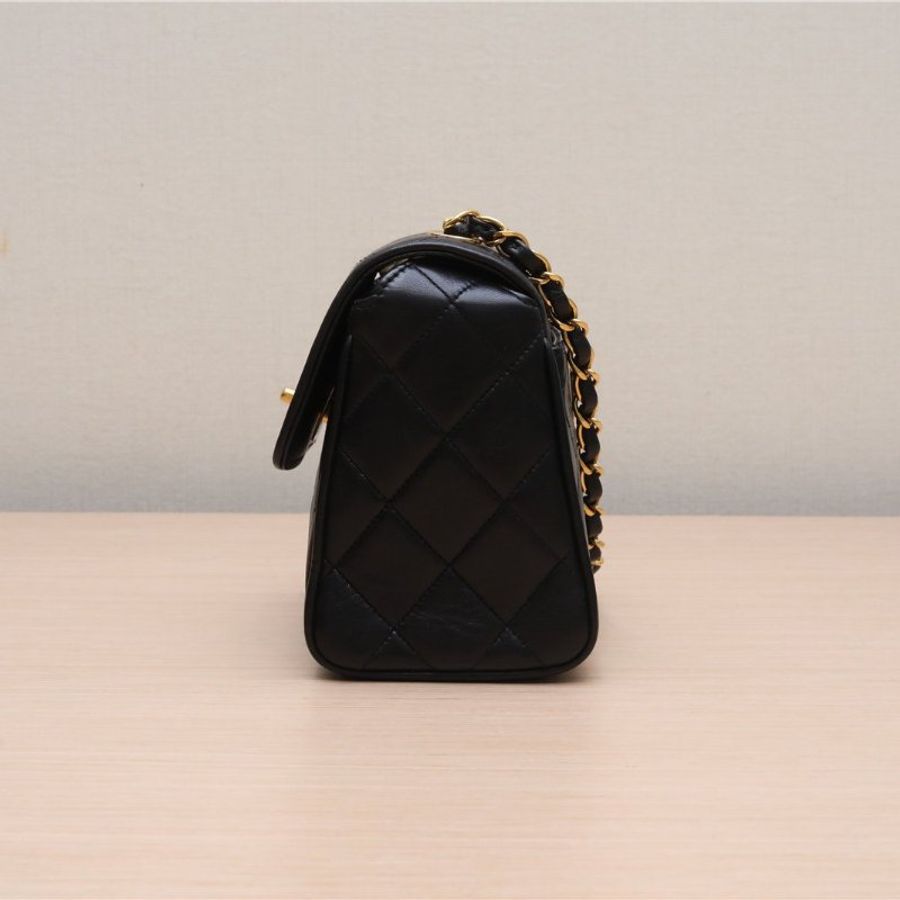 CHANEL 中古黑金羊盒子方胖子黑色3開肩背包-4