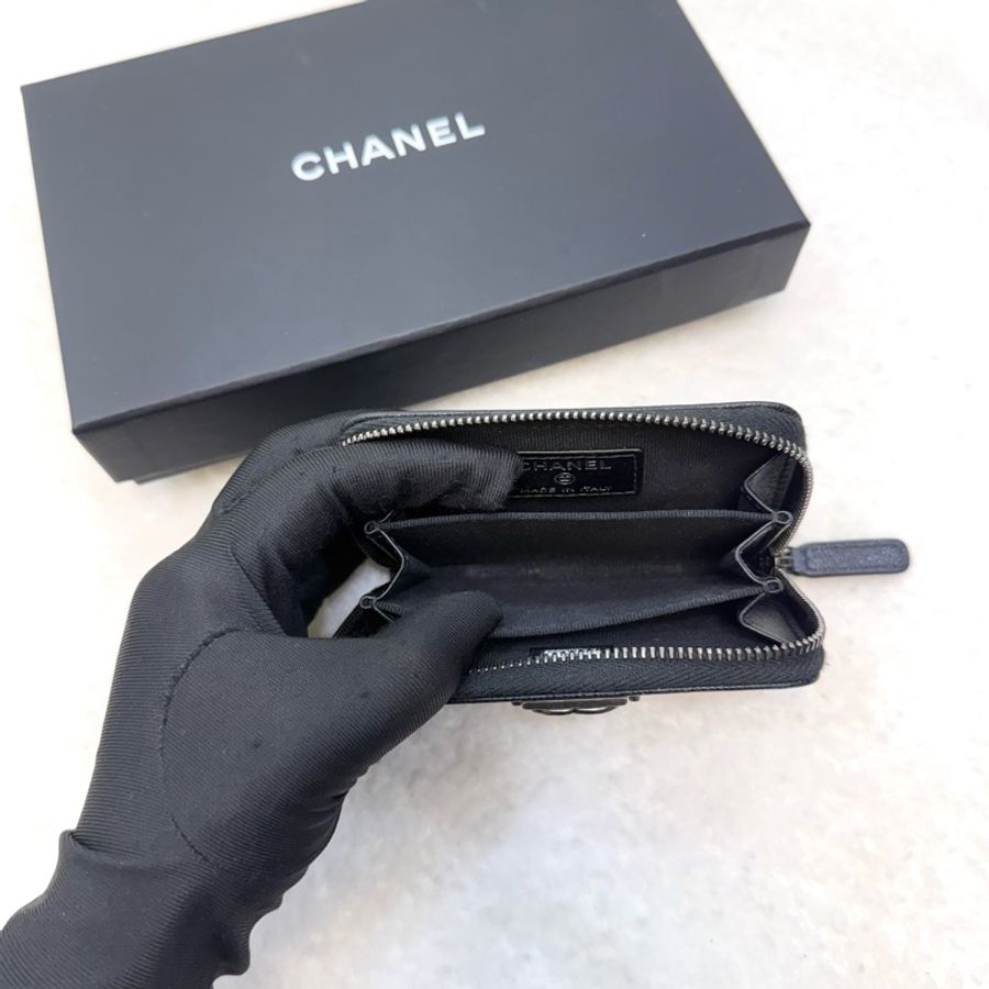 香奈兒CHANEL黑銀荔枝牛皮BOY拉鍊零錢包卡包A80602-5