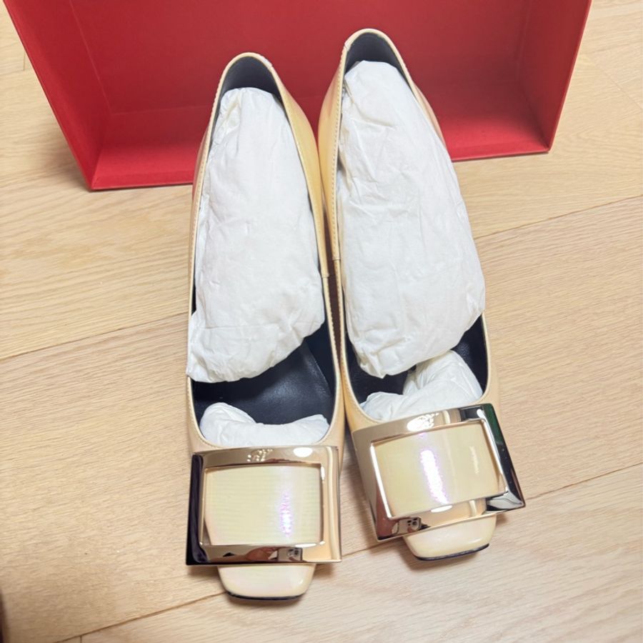 Roger vivier heels size 34.5-0