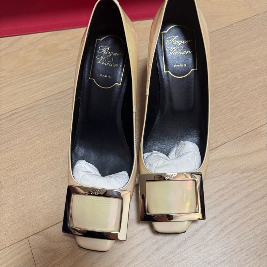 Roger vivier heels size 34.5-3