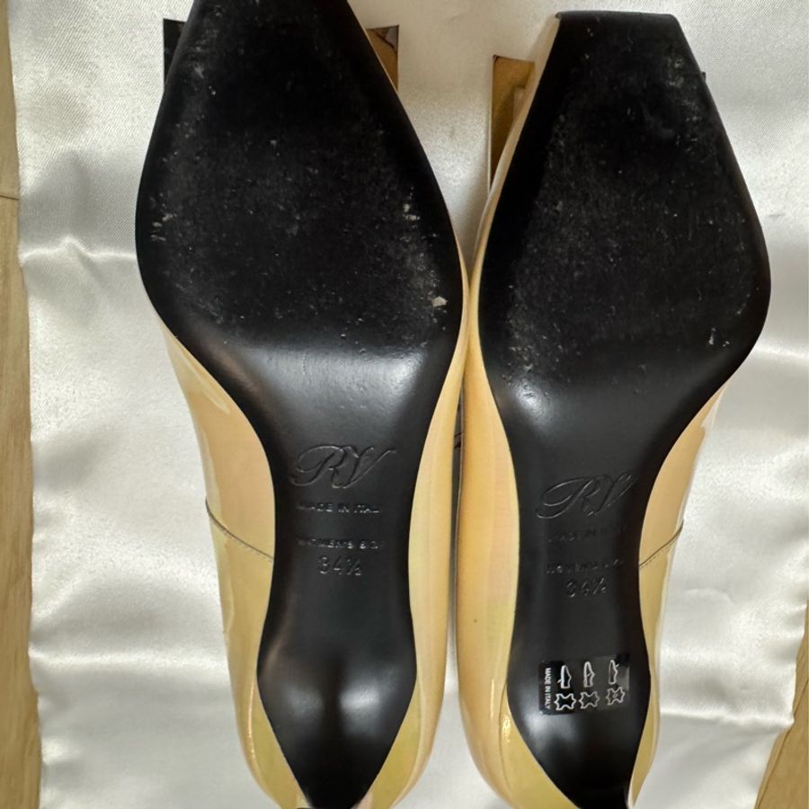 Roger vivier heels size 34.5-8