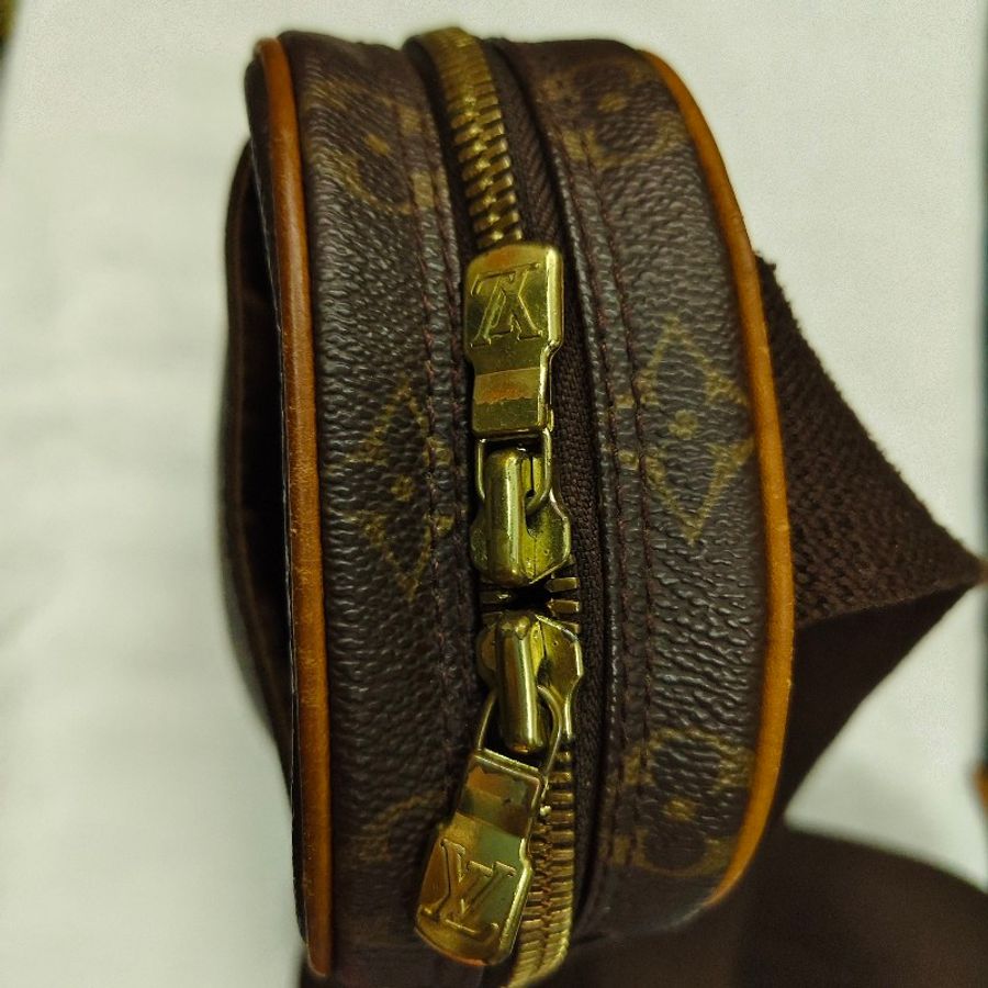 LOUIS VUITTON 傳統花色斜背腰包-4