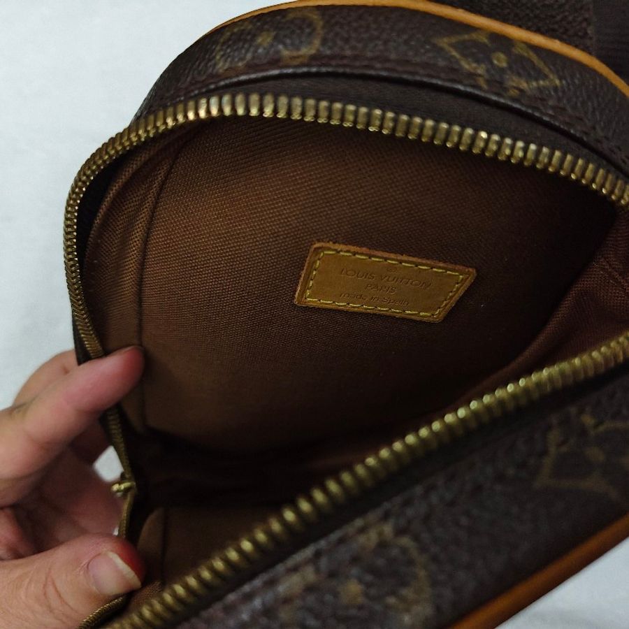 LOUIS VUITTON 傳統花色斜背腰包-13