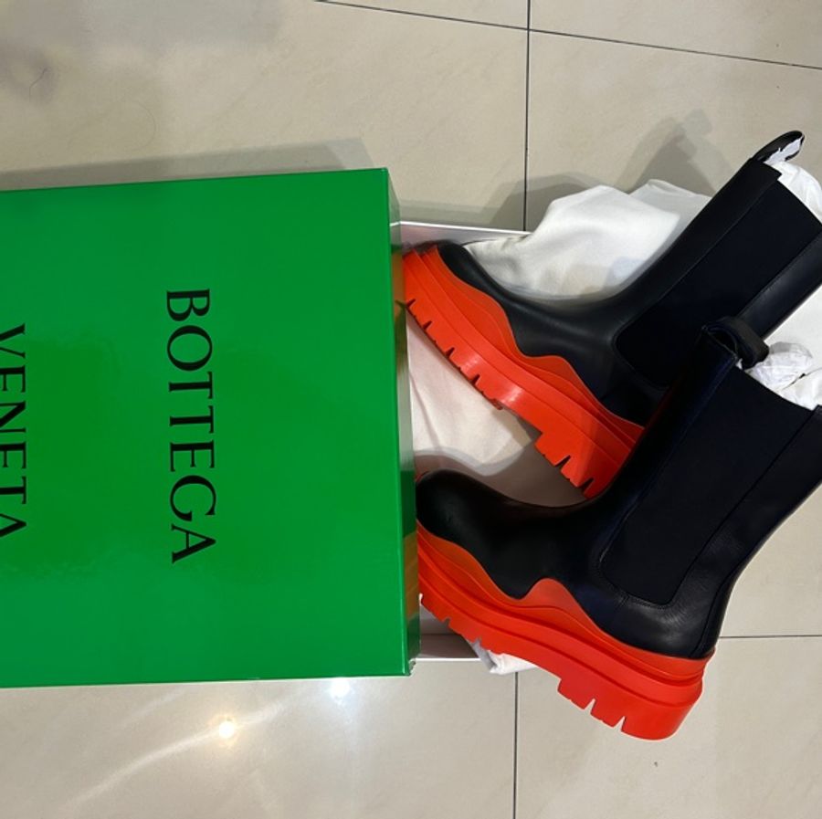 Bottega Veneta | BV 黑色切爾西半筒靴 38.5-15